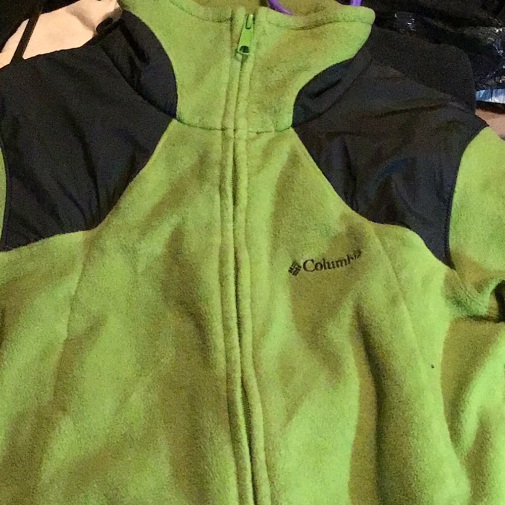 Size large and green